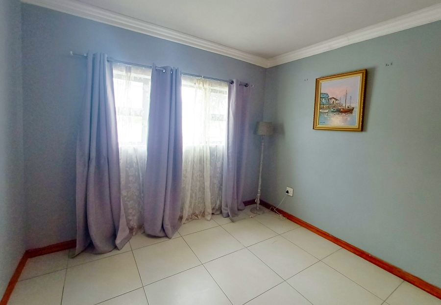 7 Bedroom Property for Sale in Kleinmond Western Cape